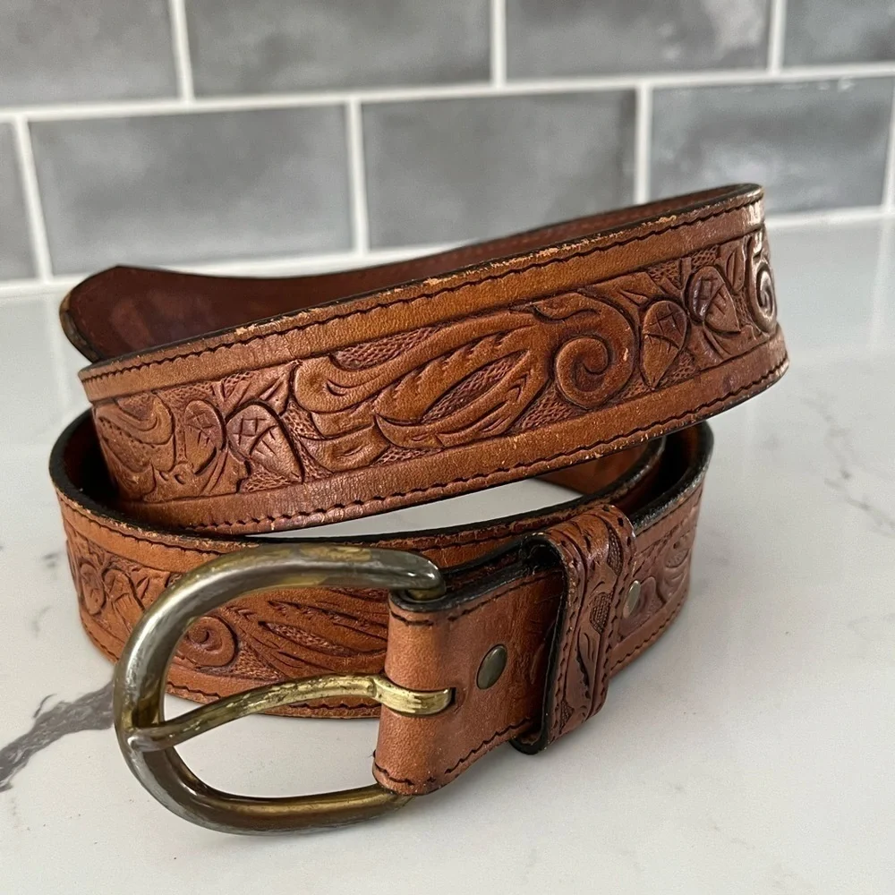 Vintage Silver Creek Collection 100% Leather Tooled Scroll Western Belt USA
